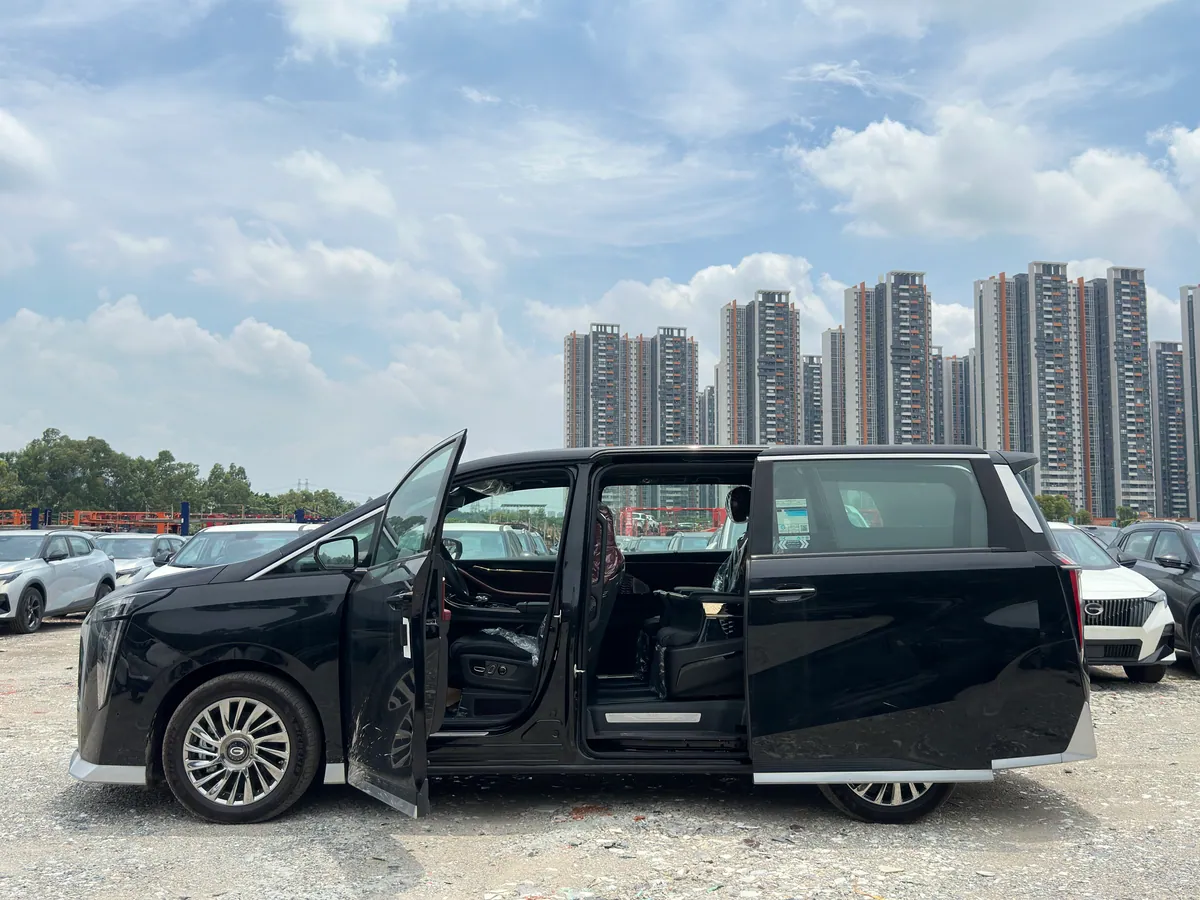 GAC Trumpchi M8 — vue 5